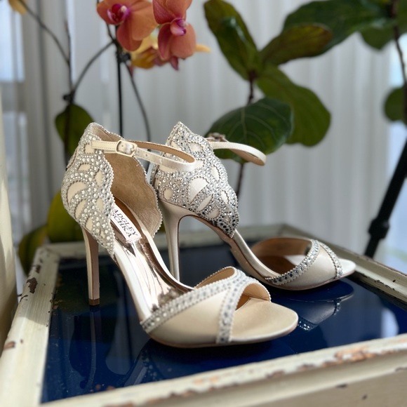 Badgley Mischka Roxy Ankle Strap Evening Shoes IVORY - Picture 9 of 16